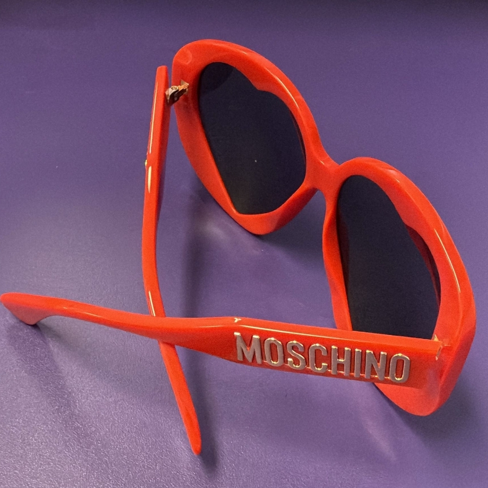 Moschino MOS152/S, Women’s Sunglasses, Red Heart Sunglasses with Gray Lenses - Picture 5 of 9
